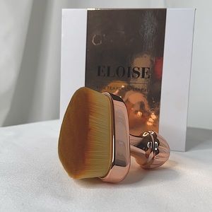 Eloise Mini Teardrop Brush